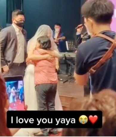 27年主僕情深 　退休菲傭現身婚禮惹哭新娘