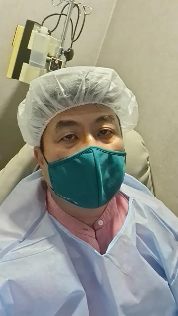 眼皮下垂影響視線　梁志強入院動手術