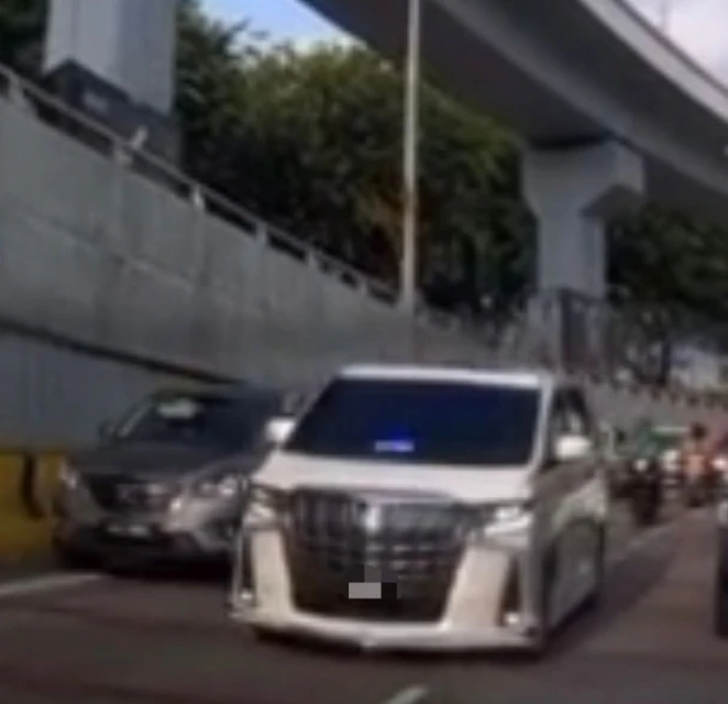 休旅車開頻閃燈鳴警笛開路 陸交局接投訴已展開調查