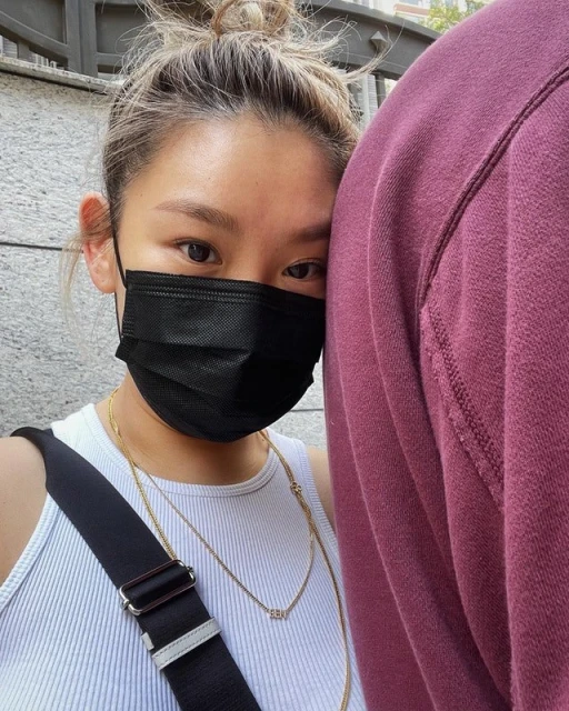 重提與舊愛分手　鄭欣宜火燒對方限量版球鞋、剪名牌外套泄憤！