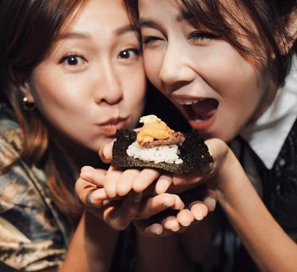 黃翠如隨吳天瑜回鄉　驅車4小時去新山覓美食