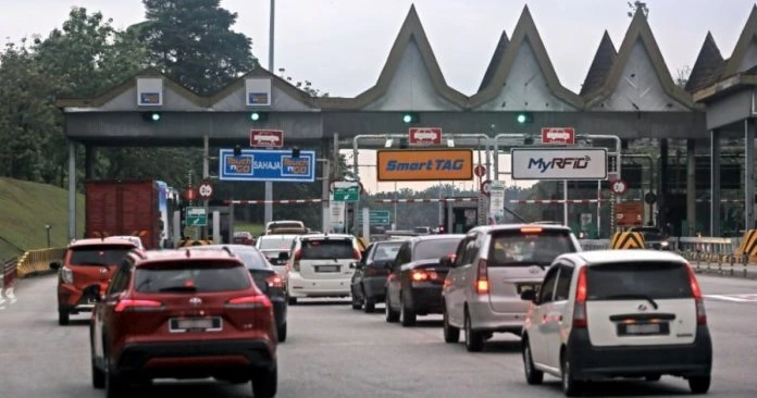 五一勞動與開齋節長假 多條大道行駛緩慢