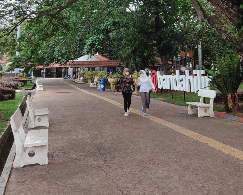 戶外不強制戴口罩首日   甲旅遊區遊客仍自動戴上口罩