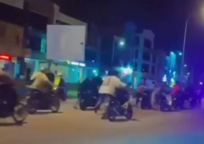 疑躲避警方取締飆車族路檢 男子翻摩哆受傷入院