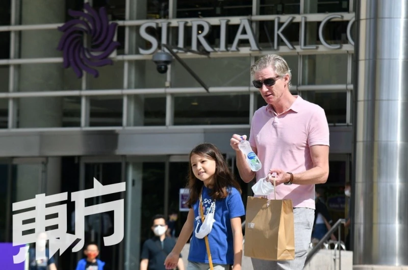 放寬限制不再強制戶外穿口罩　基於健康安全考量國人還是戴口罩