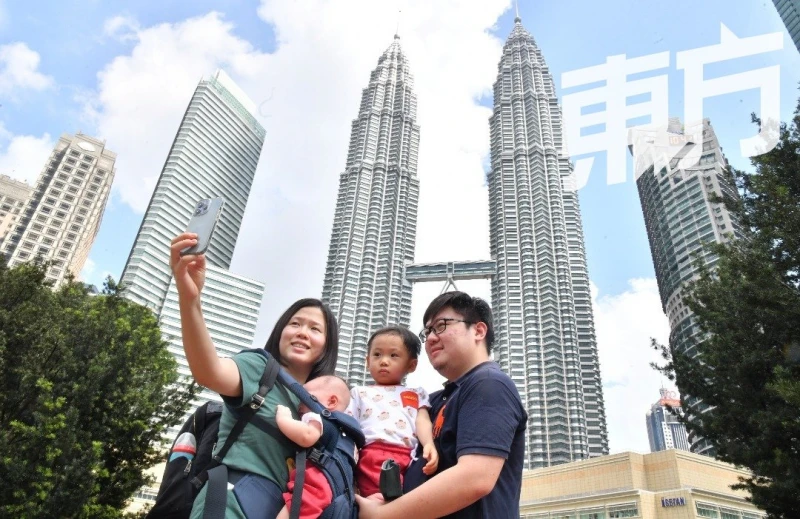 放寬限制不再強制戶外穿口罩　基於健康安全考量國人還是戴口罩