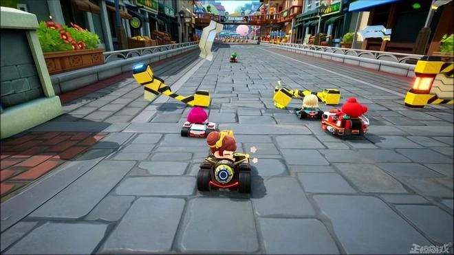 《跑跑卡丁車》新游登頂排行榜，老遊戲下架卻被韓國玩家抗議！