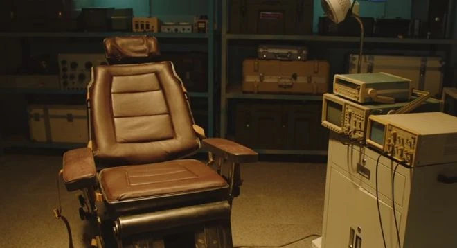 誤入戒網癮中心，你是否能飛越13號房？