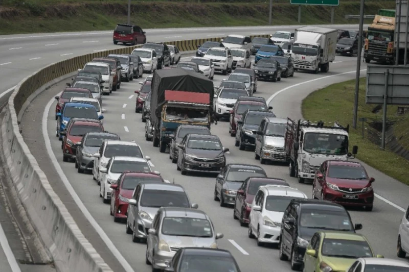 開齋節前夕單日車流量超出預期 交警促大道使用者自律保持耐心遵守規則