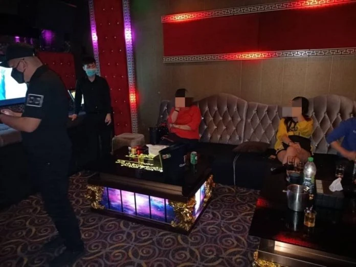 警突擊KTV娛樂場所　揭業者無牌賣酒