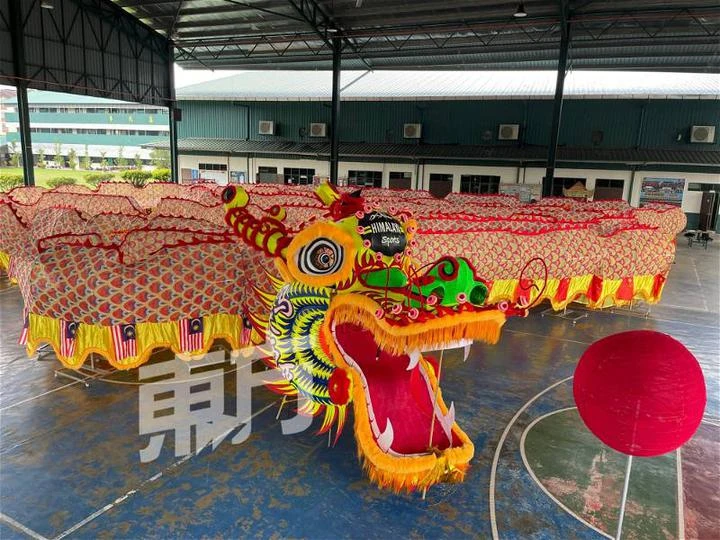 龍頭重60公斤全長588尺　「馬中友誼祥龍」正式亮相