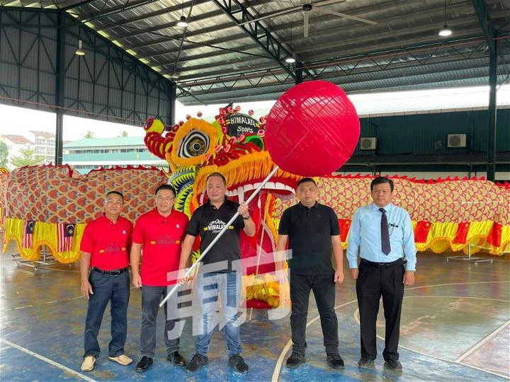 龍頭重60公斤全長588尺　「馬中友誼祥龍」正式亮相