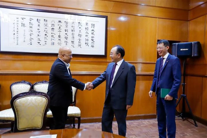 馬大校長拜會歐陽玉靖成果豐碩　擬設中企支持的高科技培訓中心