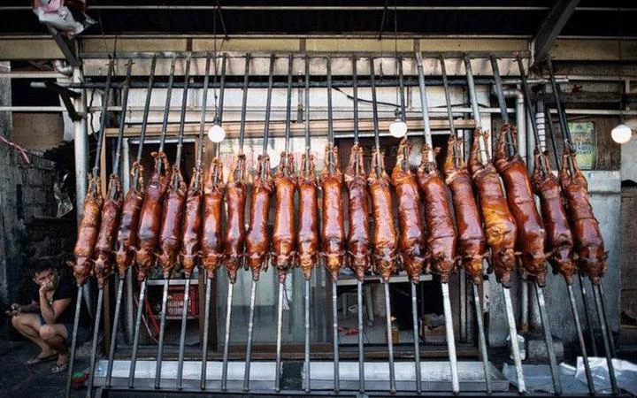 雪隆全只燒豬飆至RM2000　屠業行：供應不足價格比往年高！