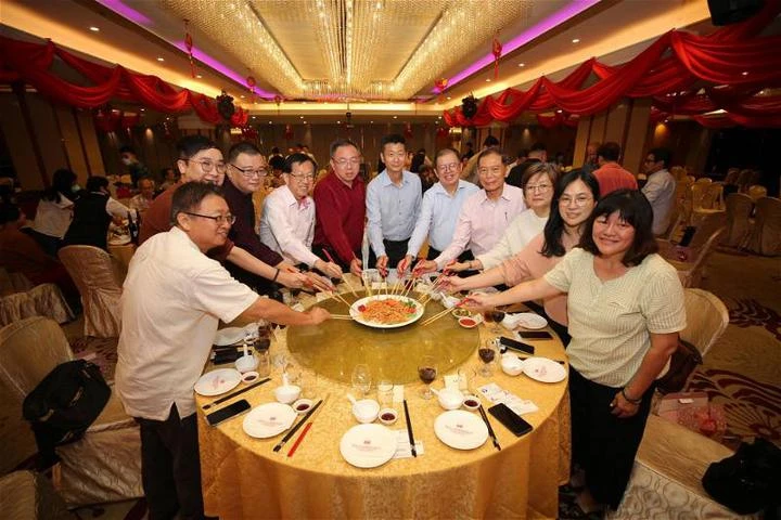 贊大馬中文媒體保持高素質專業　顏登逸：引導社會輿論並提升社會意識