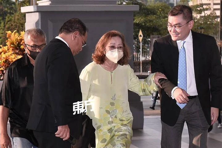 敦達因妻子今面控　早上8時半抵步法庭