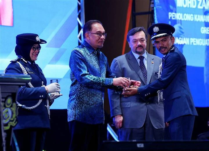 走私油毒菸酒損失額數百億　安華指示安全部隊聯手打貪