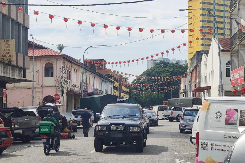 房地部長128晚親臨主持   怡舊街場千燈迎春慶龍年 