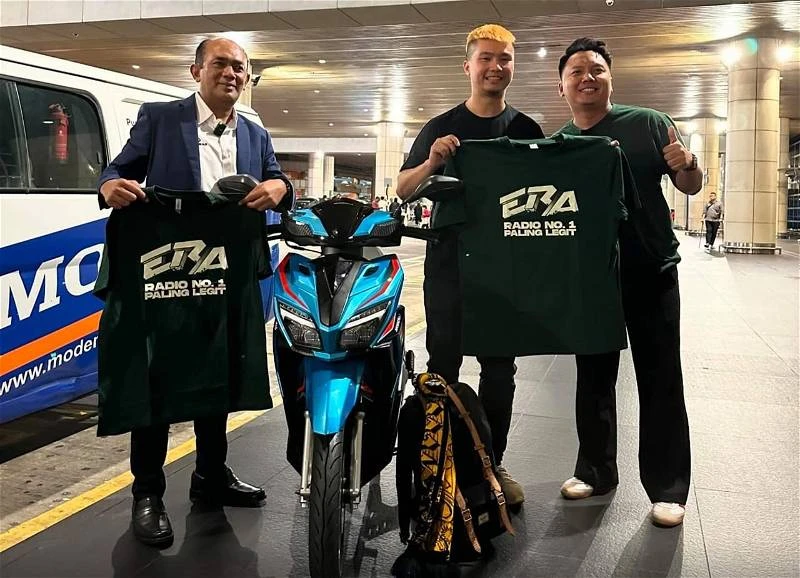 國足狂粉賣摩哆飛卡達　回國落地喜提新摩哆