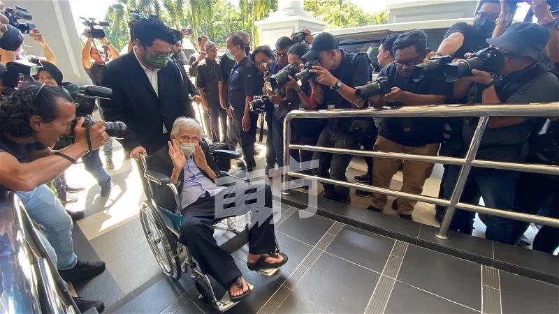 未申報資產被控 敦達因71個資產曝光