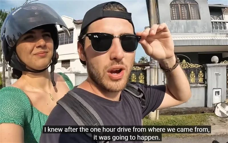 澳網紅未戴頭盔騎摩哆被截停　「與警到後巷付了RM100」