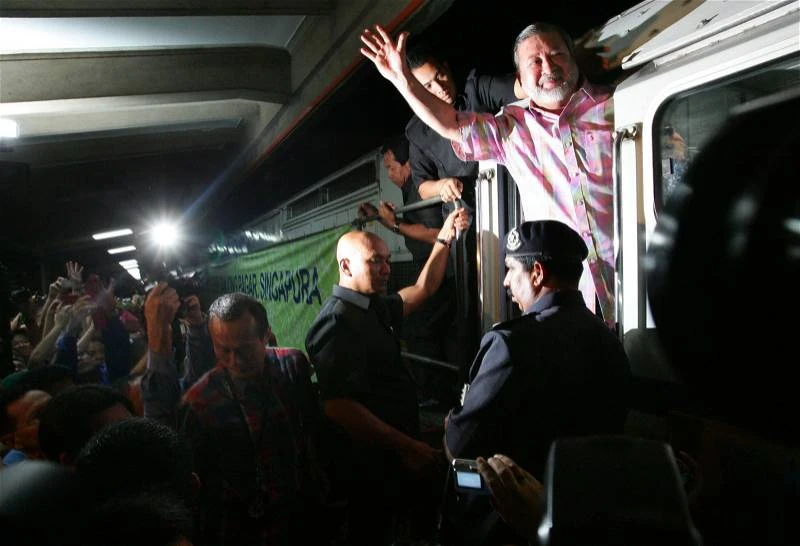 【第17任國家元首：完結篇】擅長駕馭交通工具　海陸空無所不能