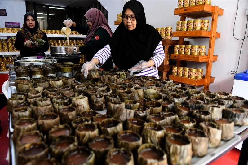 華巫混血女子製作年糕　新年需求高銷售激增