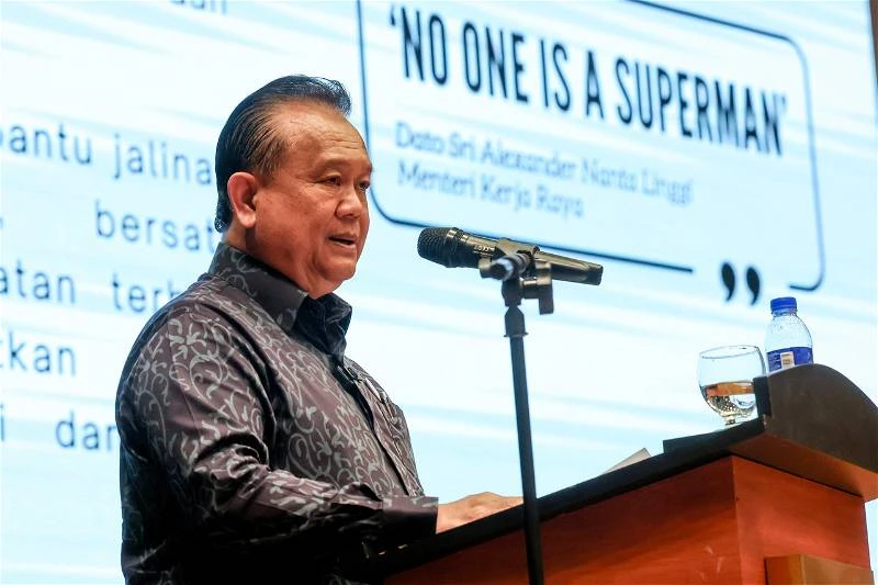 部長促官員勿等投訴才行動　不要把工程問題「掃入地毯」