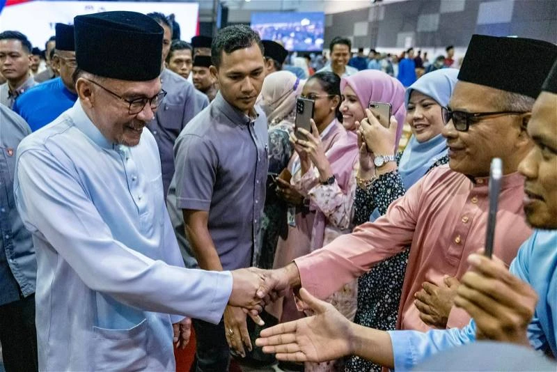 安華：絕不對貪污者妥協