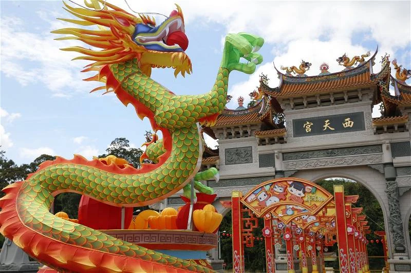 瓜拉比勞西天宮新年盛景　年味與花燈共舞