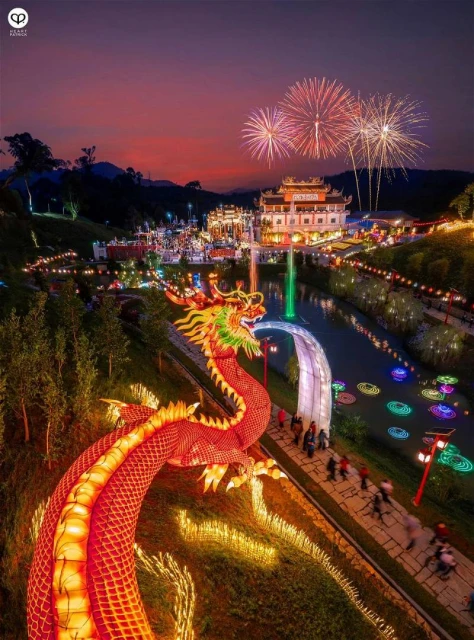 瓜拉比勞西天宮新年盛景　年味與花燈共舞