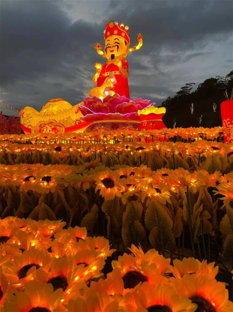 瓜拉比勞西天宮新年盛景　年味與花燈共舞