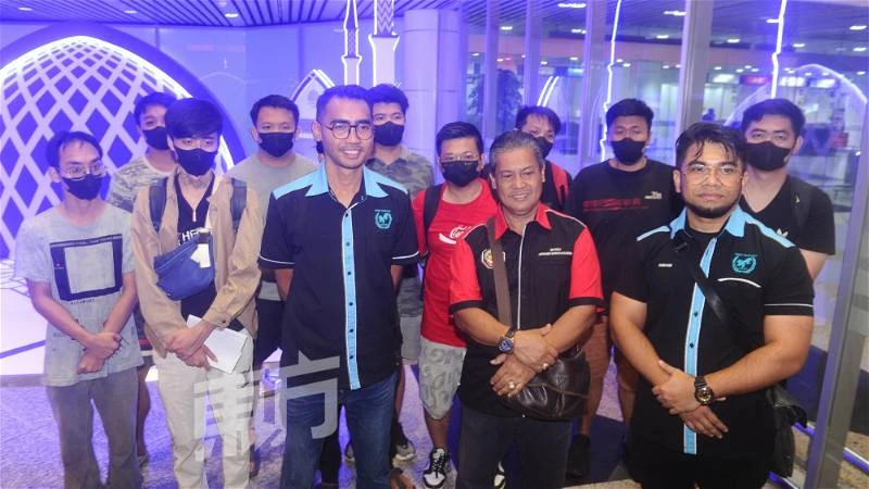 10豬仔獲救返馬　大年除夕一家團聚