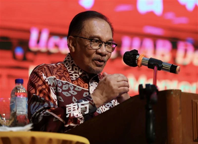 安華大年初一亮相隆雪華堂慶新春 秀中文「新年快樂、年年好」逗樂全場