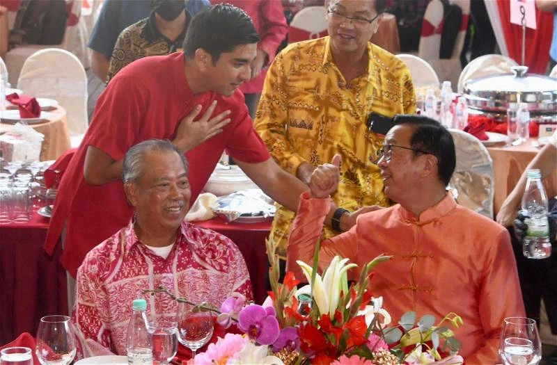 賽沙迪現身國盟團拜 慕尤丁劉華才齊撈生