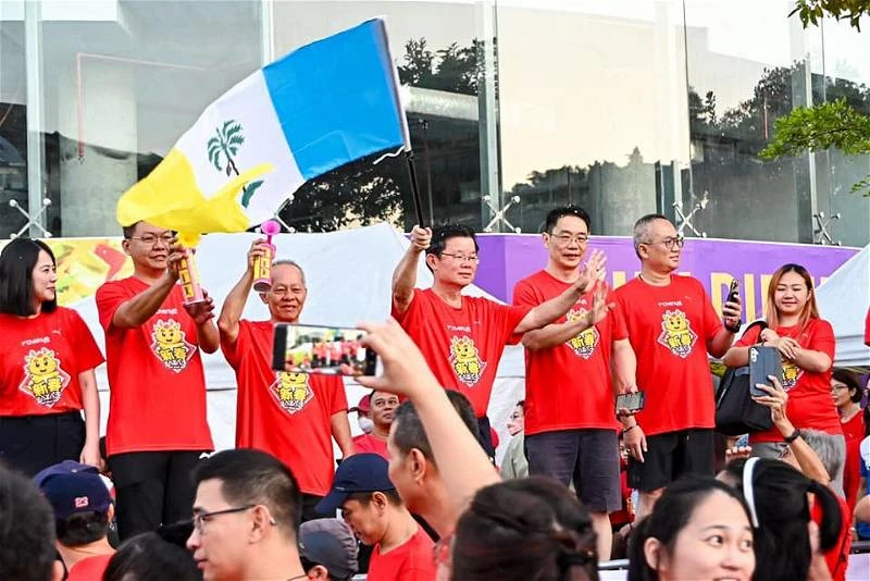 1st Avenue新春趴趴走 檳首長與民互相拜年齊步行