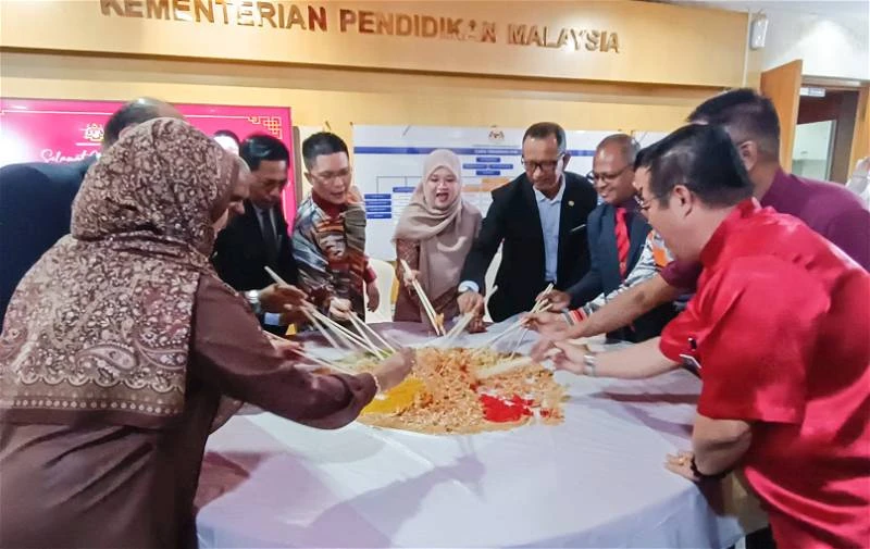 各族攜手呈獻舞龍舞獅來賀歲　教育部大年初五展現美麗風景線