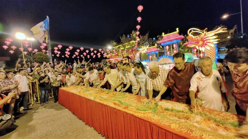 北海斗母宮擺688尺撈生　北馬區最長