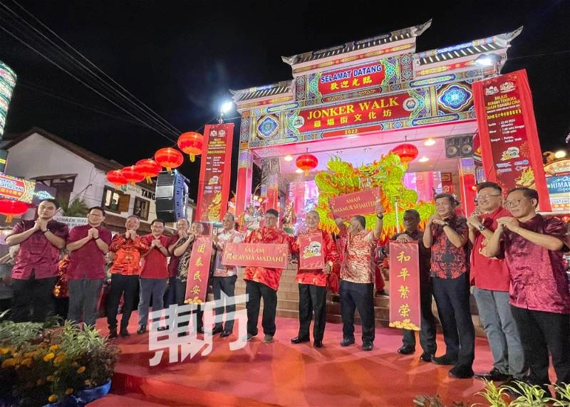 近3萬名民眾湧入雞場街 參與甲農曆新年門戶開放