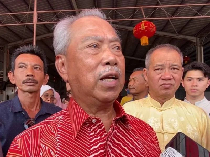 慕尤丁：令吉貶值政府須負全責　勿一味責怪在野黨