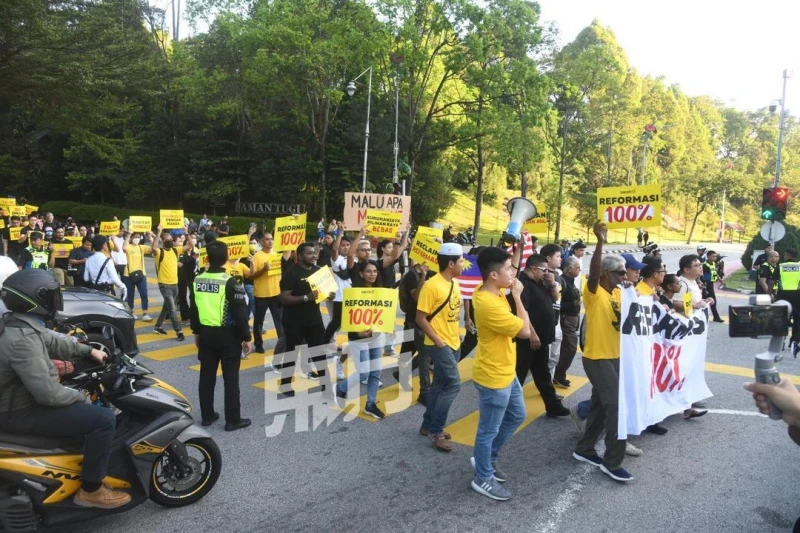 百分百改革集會　6國會議員接凈選盟三大訴求備忘錄