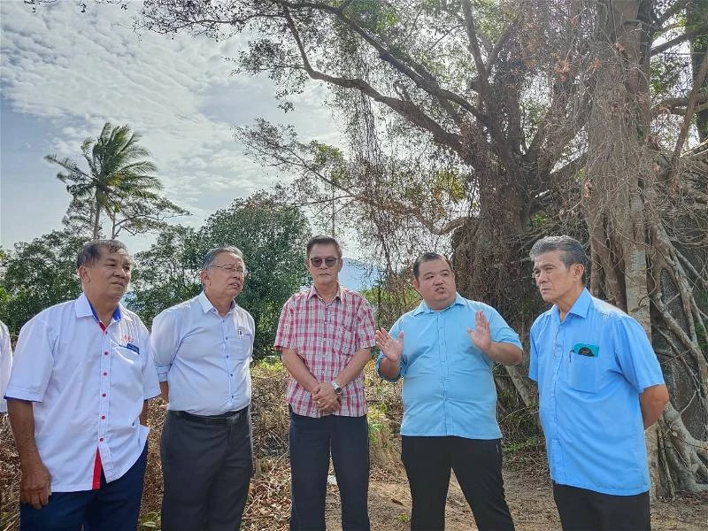 荒廢許久獲清理美化 林茂舊華人義山發現百年文物