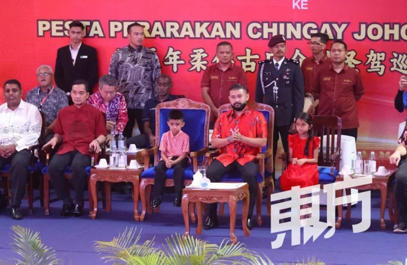 【柔古廟游神】柔攝政王與小公主及副王駕臨　民眾熱情迎接高聲歡呼