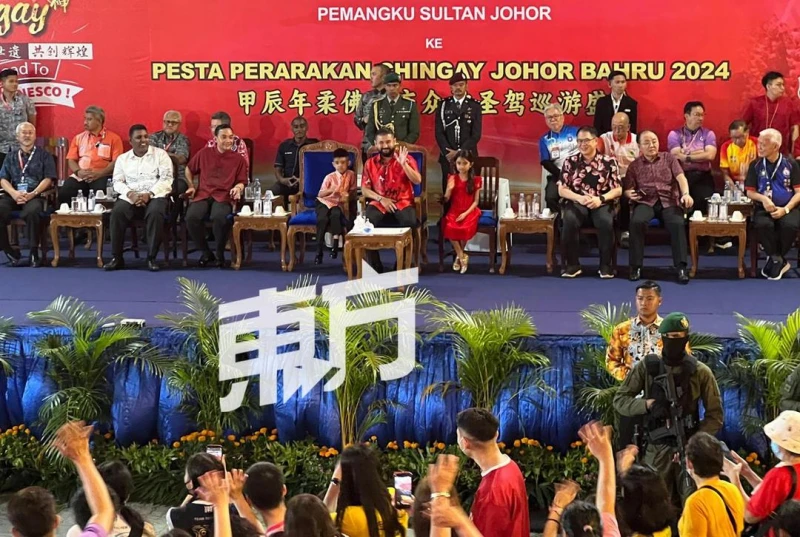 【柔古廟游神】柔攝政王與小公主及副王駕臨　民眾熱情迎接高聲歡呼