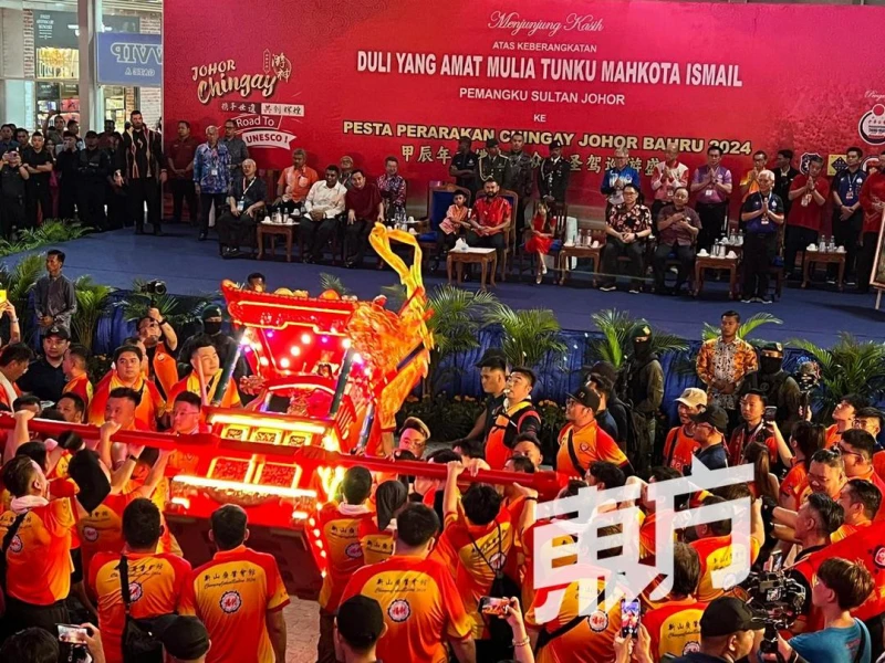 【柔古廟游神】柔攝政王與小公主及副王駕臨　民眾熱情迎接高聲歡呼