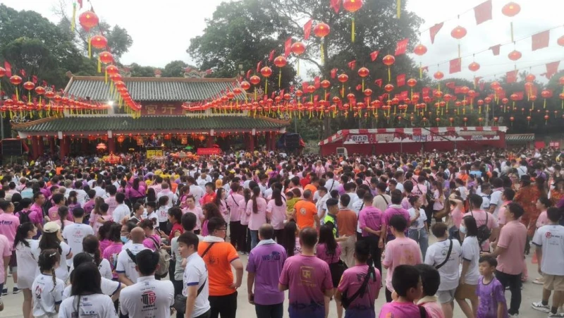 柔佛古廟眾神夜遊　逾30萬人參與空前熱烈