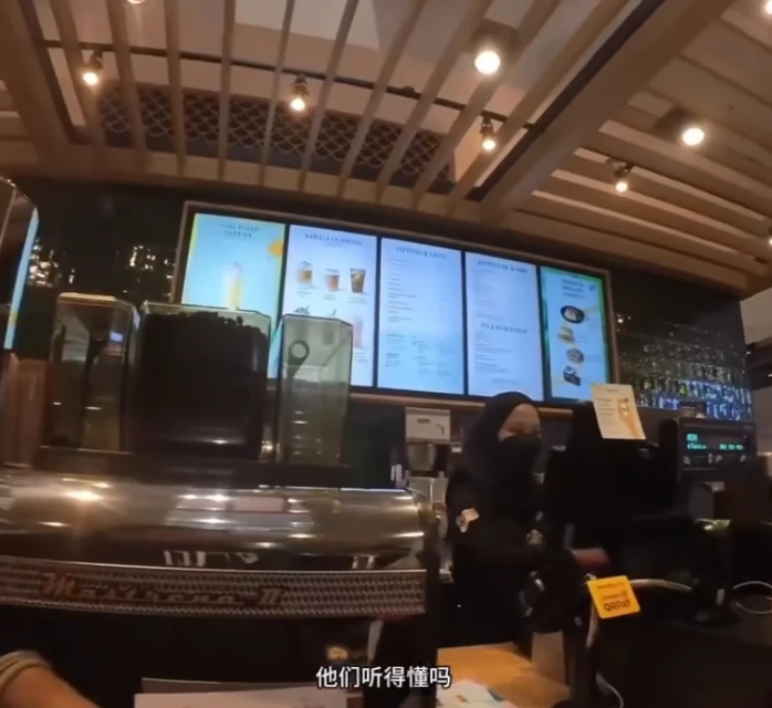 中國遊客用華語點飲料　星巴克巫裔店員耐心溝通獲贊