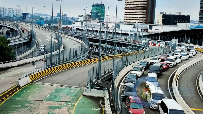 新加坡明起學校假期 馬新2關卡通關現車龍