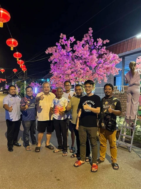 華巫文化融合之美　馬來同胞向新村借梅花迎開齋節