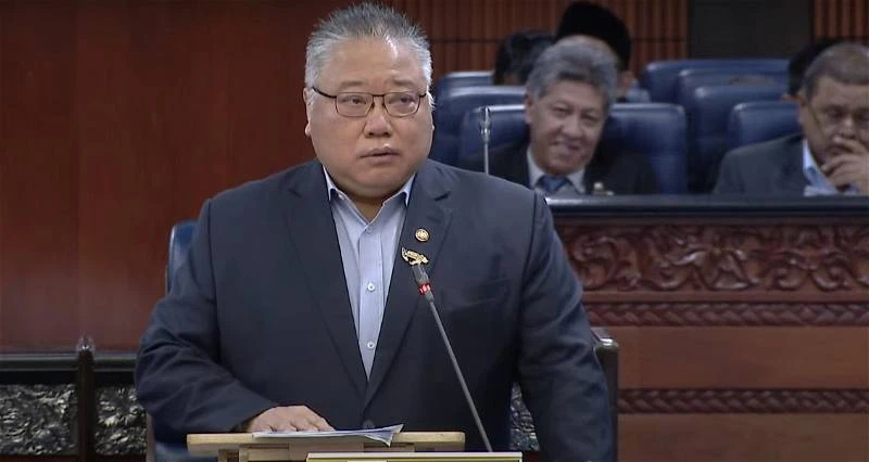 張慶信進行部門總結　反對黨議員頻打岔稱「聽不懂」